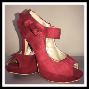 Ollio Peep Toe Open Toe Faux Suede Red Stiletto Pumps - Sz 9